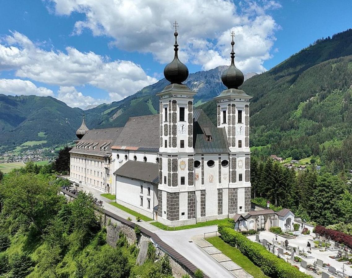 Hotel Die Traube Admont Exterior foto